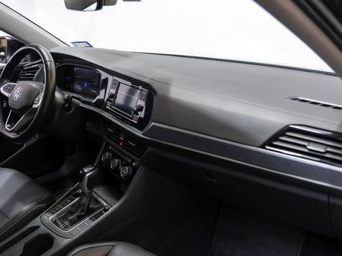Used 2022 Volkswagen Jetta SE w/ Panoramic Sunroof Package FWD image 22