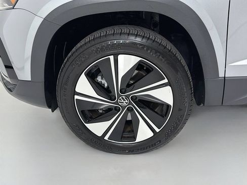 Used 2023 Volkswagen Taos SE w/ Panoramic Sunroof Package AWD/4WD image 31