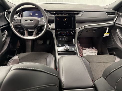 New 2025 Jeep Grand Cherokee L Altitude AWD/4WD image 15