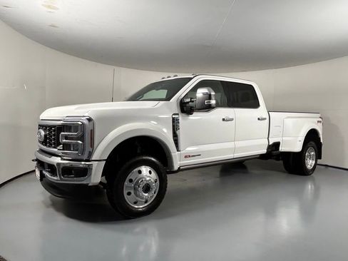 Used 2025 Ford F450 King Ranch w/ Chrome Package image 3