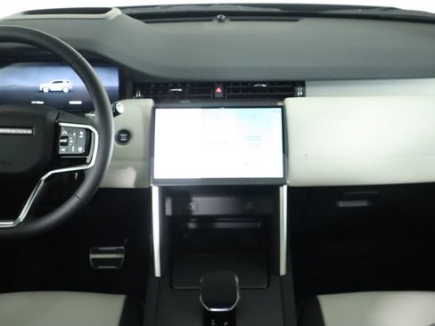 Certified 2025 Land Rover Discovery Sport Dynamic SE AWD/4WD image 15