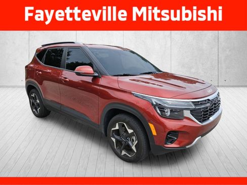 Used 2025 Kia Seltos S AWD/4WD image 2