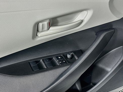 Used 2026 Toyota Corolla LE FWD image 15