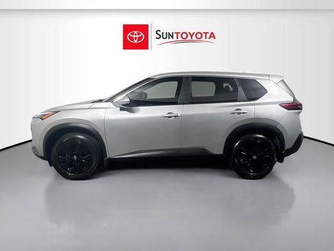 Used 2023 Nissan Rogue SV FWD image 7