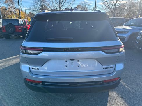New 2025 Jeep Grand Cherokee Limited w/ Black Appearance Package AWD/4WD image 5