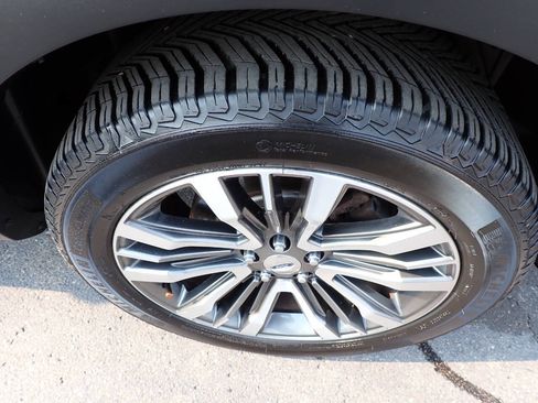Used 2018 Ford Explorer Platinum AWD/4WD image 14