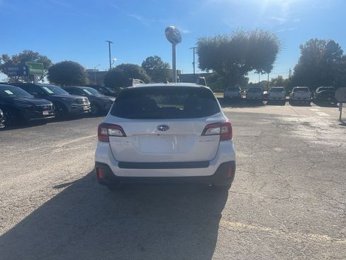Used 2019 Subaru Outback 2.5i Limited image 6