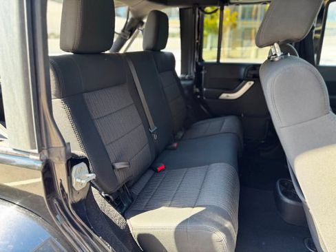 Used 2012 Jeep Wrangler Unlimited Sahara AWD/4WD image 38