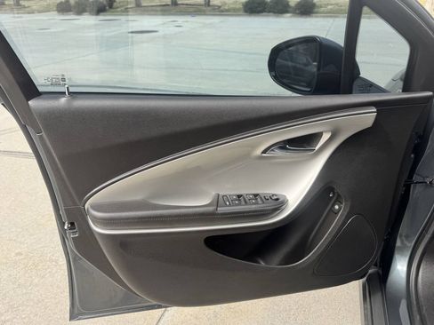 Used 2013 Chevrolet Volt Premium w/ Premium Trim Package FWD image 10