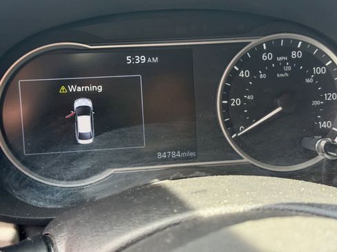 Used 2021 Nissan Versa SV image 21