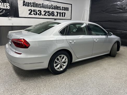 Used 2017 Volkswagen Passat 1.8T S FWD image 6