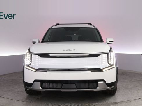 Used 2024 Kia EV9 Land AWD/4WD image 12