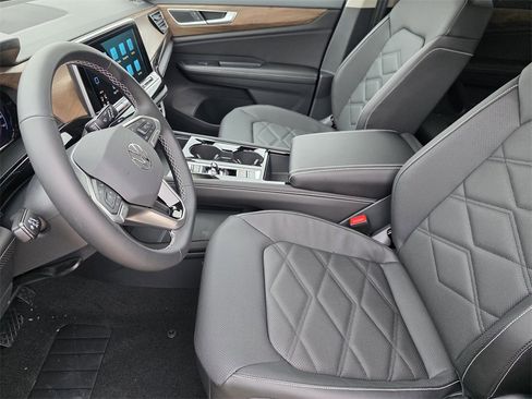 New 2026 Volkswagen Atlas SE image 9