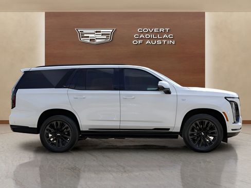 Certified 2025 Cadillac Escalade Sport w/ LPO, ONYX Package AWD/4WD image 5