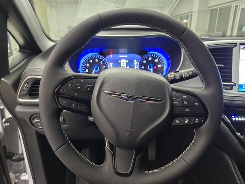 New 2026 Chrysler Pacifica Limited w/ S Appearance Package AWD/4WD image 19