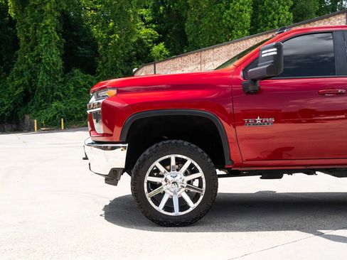 Used 2020 Chevrolet Silverado 2500 LT w/ Texas Edition AWD/4WD image 4
