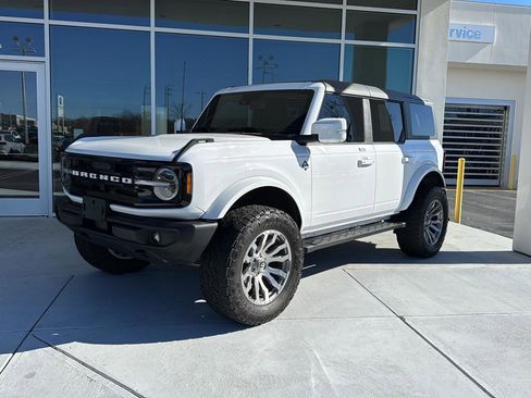 Used 2023 Ford Bronco Outer Banks image 1
