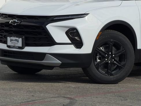 New 2026 Chevrolet Blazer LT w/ Convenience Package FWD image 7