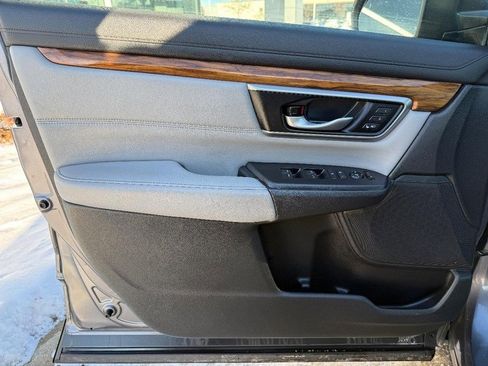 Used 2018 Honda CR-V Touring image 19