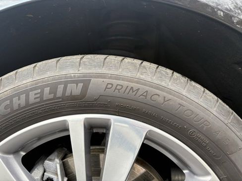 Certified 2024 Cadillac XT5 Premium Luxury w/ LPO, Floor Liner Package image 12