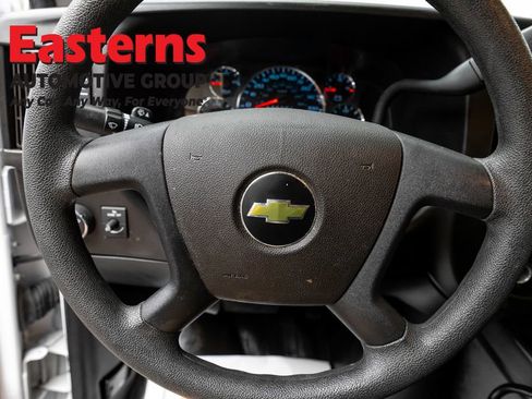 Used 2021 Chevrolet Express 2500 RWD image 10