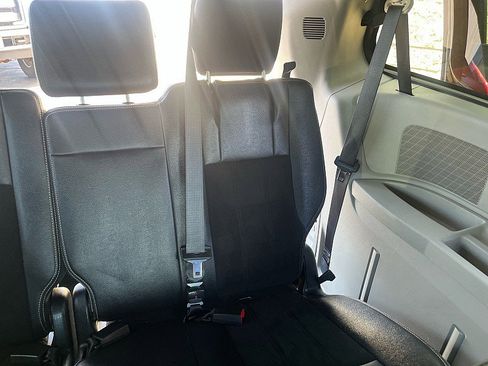 Used 2017 Dodge Grand Caravan SXT FWD image 18