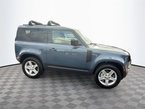 Used 2023 Land Rover Defender 90 SE image 5