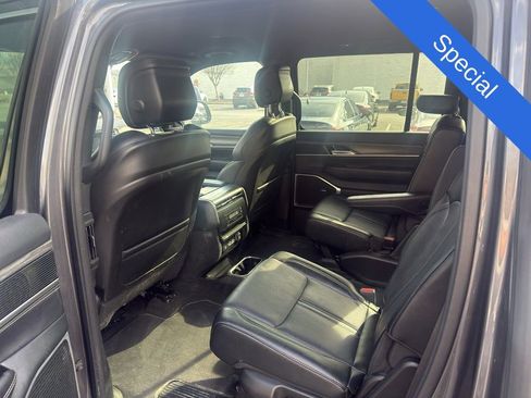 Used 2024 Jeep Wagoneer Series II AWD/4WD image 6