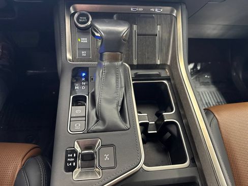 Used 2024 Lexus GX 550 w/ Accessory Package (Z1) AWD/4WD image 20