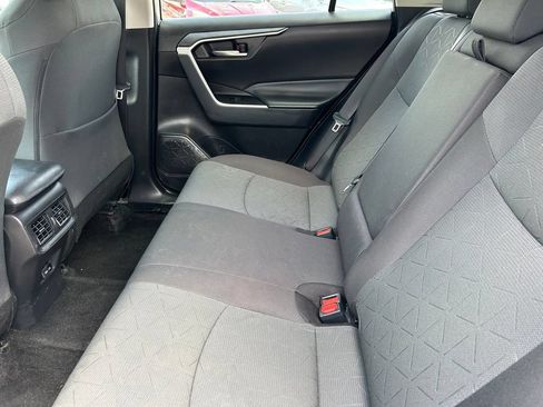 Used 2024 Toyota RAV4 XLE FWD image 15
