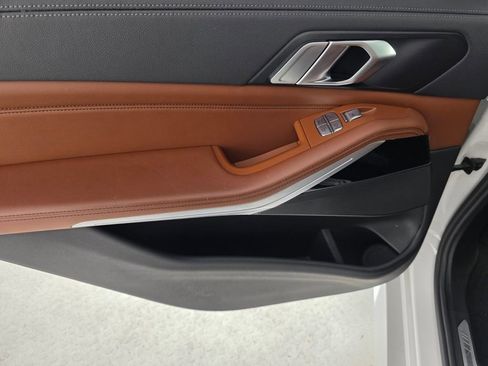 Used 2022 BMW X7 xDrive40i w/ M Sport Package image 17