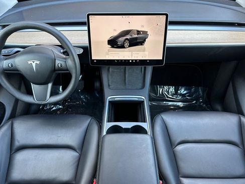 Used 2024 Tesla Model Y Long Range AWD/4WD image 9