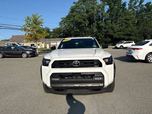 Used 2026 Toyota 4Runner SR5 AWD/4WD image 2
