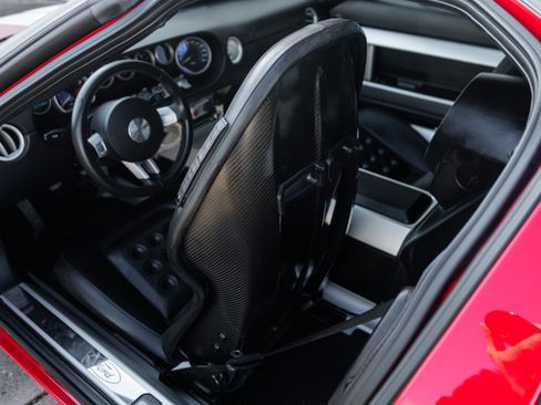 Used 2005 Ford GT image 30