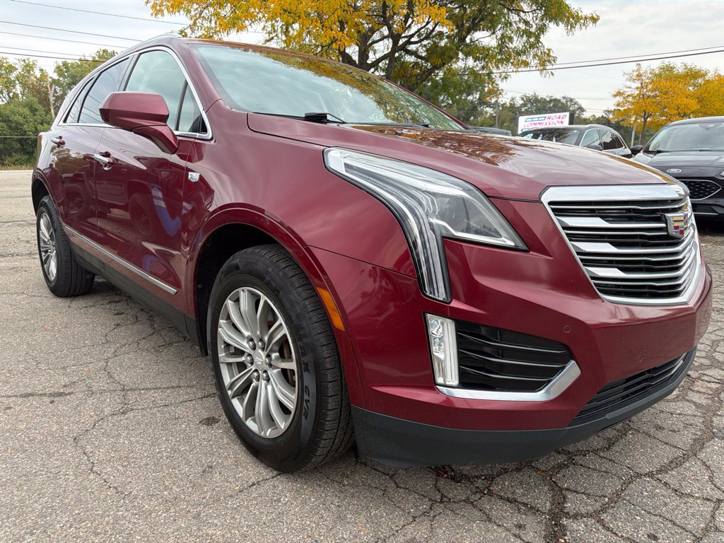 Used 2017 Cadillac XT5 Luxury w/ Driver Awareness Package AWD/4WD image 3