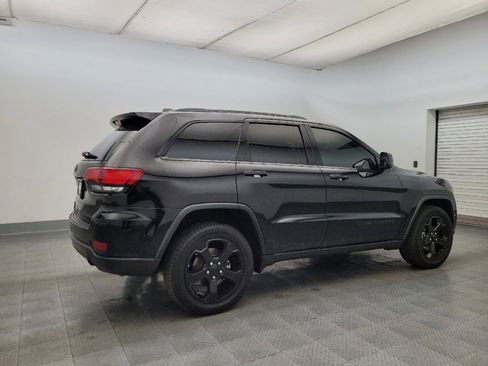 Used 2019 Jeep Grand Cherokee Laredo image 10