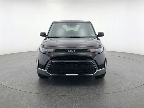 Used 2025 Kia Soul LX w/ LX Technology Package image 2