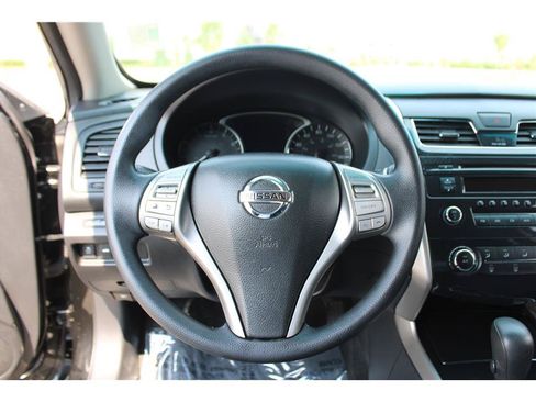 Used 2014 Nissan Altima 2.5 S w/ Sport Value Package FWD image 17