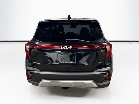 Used 2024 Kia Seltos LX AWD/4WD image 6