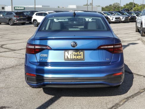 Used 2024 Volkswagen Jetta SE FWD image 5