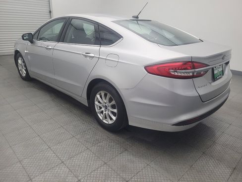 Used 2017 Ford Fusion S image 3