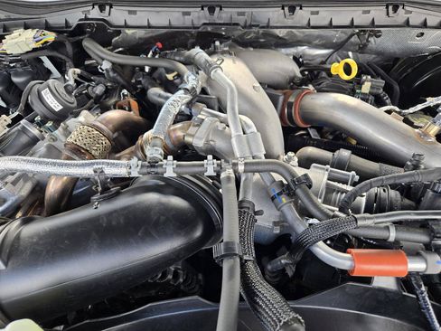 Used 2025 Ford F250 Platinum AWD/4WD image 32
