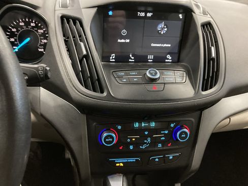 Used 2017 Ford Escape SE w/ SE Leather Comfort Package AWD/4WD image 12