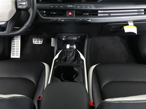 New 2025 Kia K4 GT-Line Turbo image 18