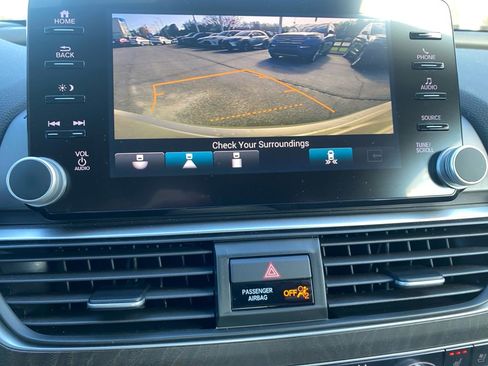 Used 2018 Honda Accord Touring image 21