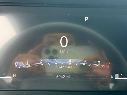 Used 2025 Jeep Grand Cherokee Laredo X w/ Luxury Tech Group I AWD/4WD image 4