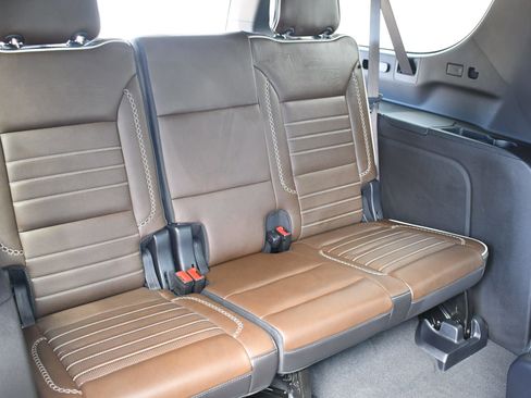 Used 2025 GMC Yukon XL Denali Ultimate image 13