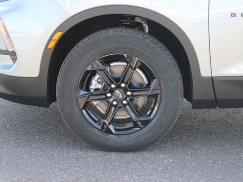 New 2026 Chevrolet Blazer LT w/ Convenience Package FWD image 18