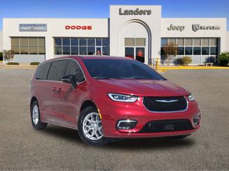 New 2026 Chrysler Pacifica Select video 1