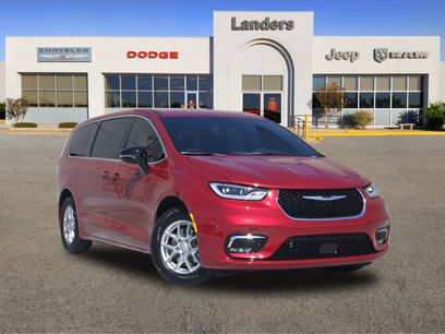 New 2026 Chrysler Pacifica Select